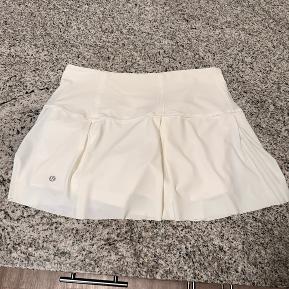 Lululemon Lost In Pace Skirt White Size 8 - Picture 8 of 11